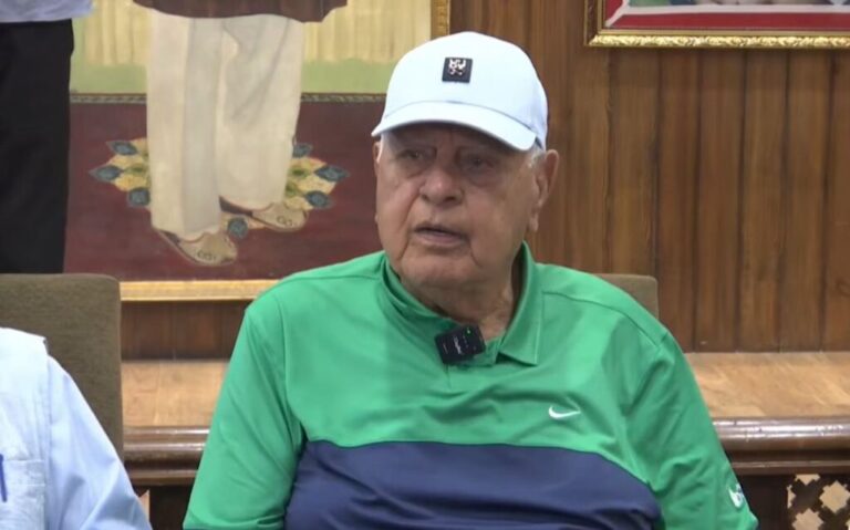 Farooq Abdullah addressing a press conference on Leh violence