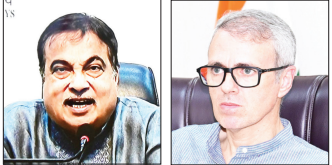 Union Minister Gadkari takes stock of Jammu-Srinagar highway blockage