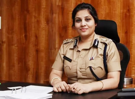IPS D. Roopa
