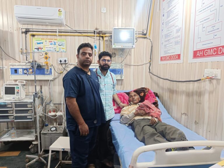 GMC Doda medical team performing thrombolysis for stroke patient